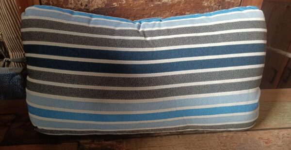 Stripped outdoor cushions - Image 2