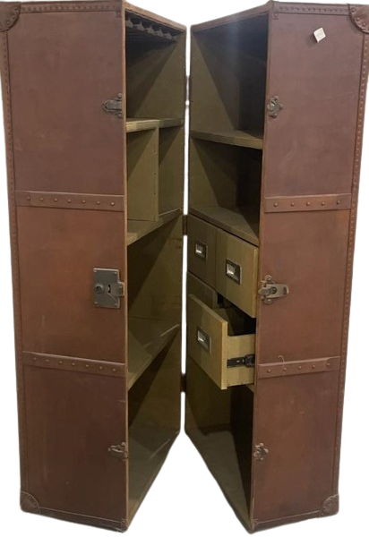 Genuine leather wardrobe with handmade finishing