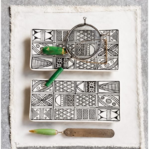 ETHNIC PATTERN DECORATIVE TRAY